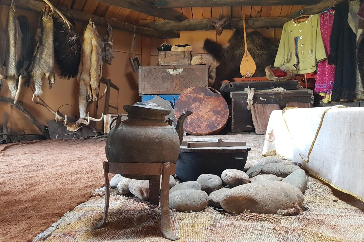 Экскурсия Улуг Хуртуях Тас + Казановка + обед. Места силы Хакасии