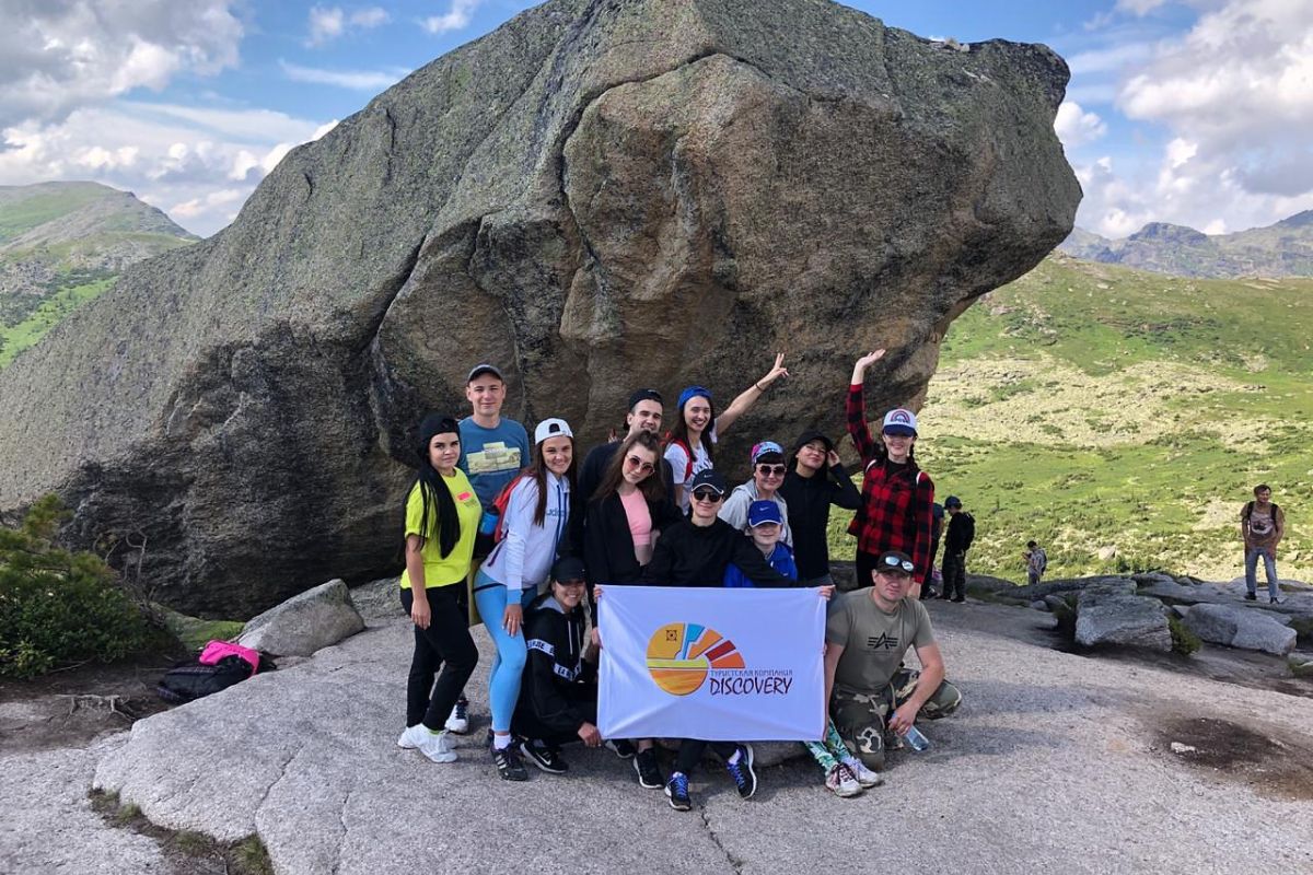 Висячий камень в парке "Ергаки"