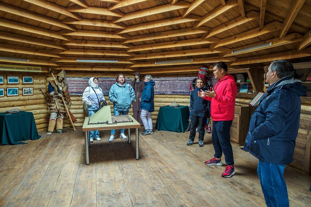 Экскурсия на Салбыкский курган