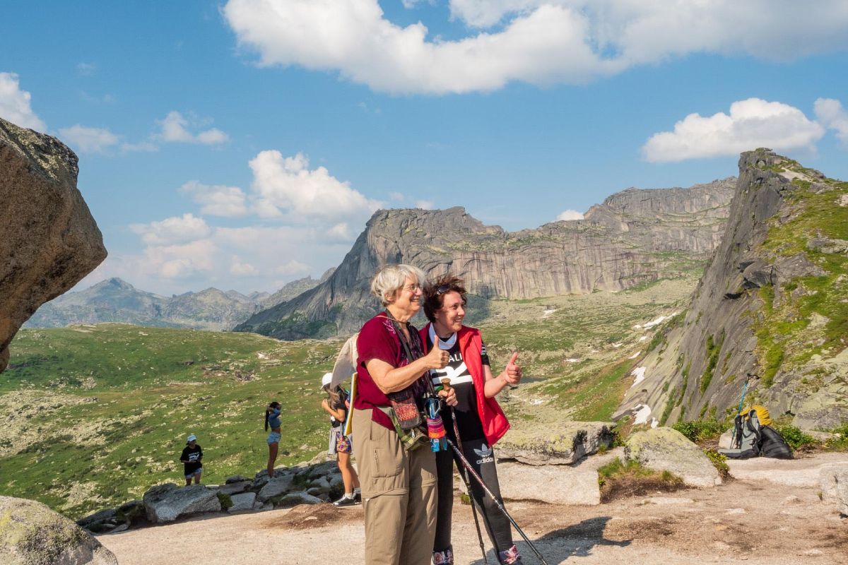 Висячий камень в парке "Ергаки"