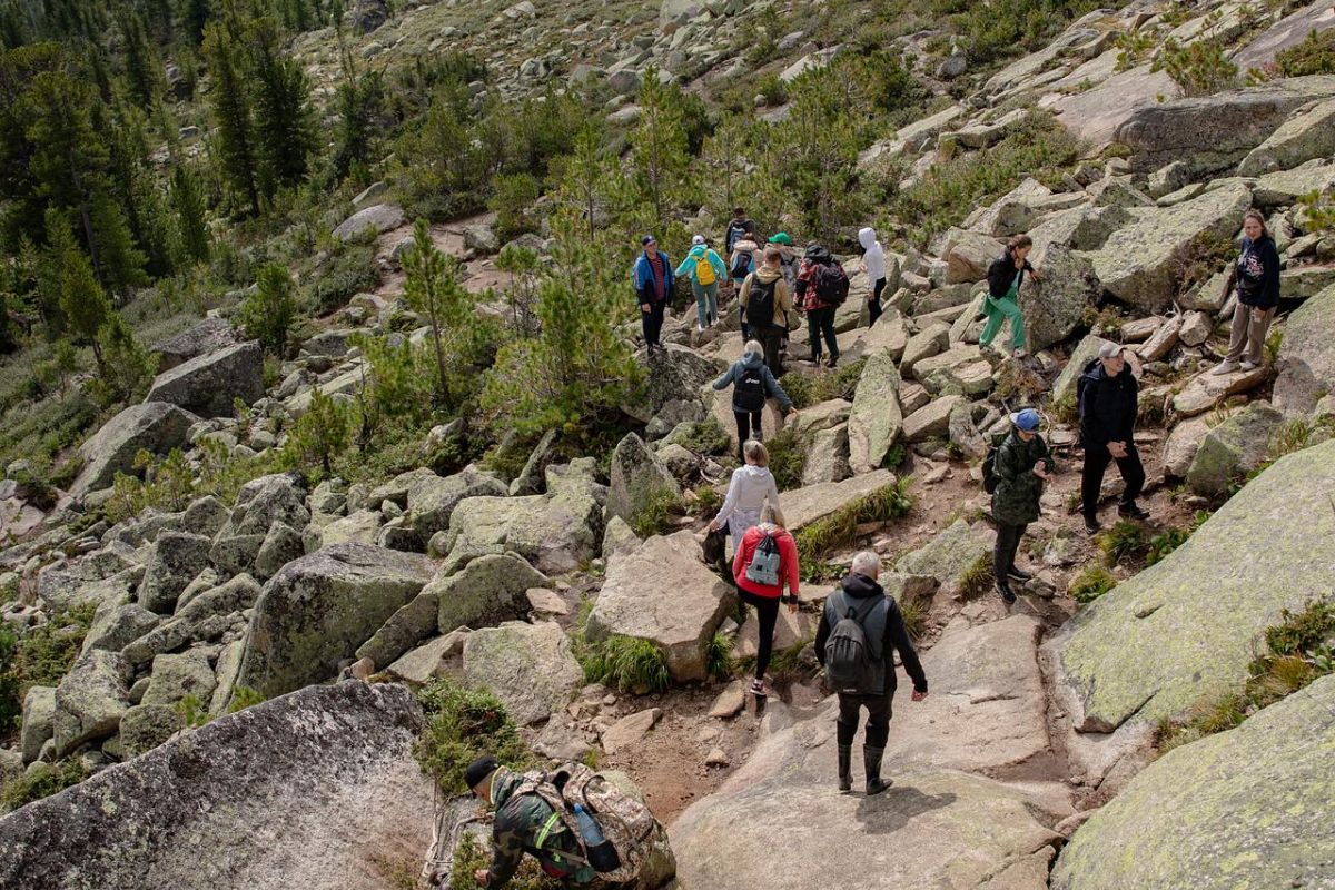 Висячий камень в парке "Ергаки"