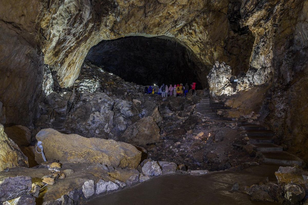 Экскурсия для школьников в Бородинскую пещеру
