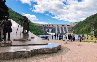 СШГЭС с отдыхом на Енисейском пирсе