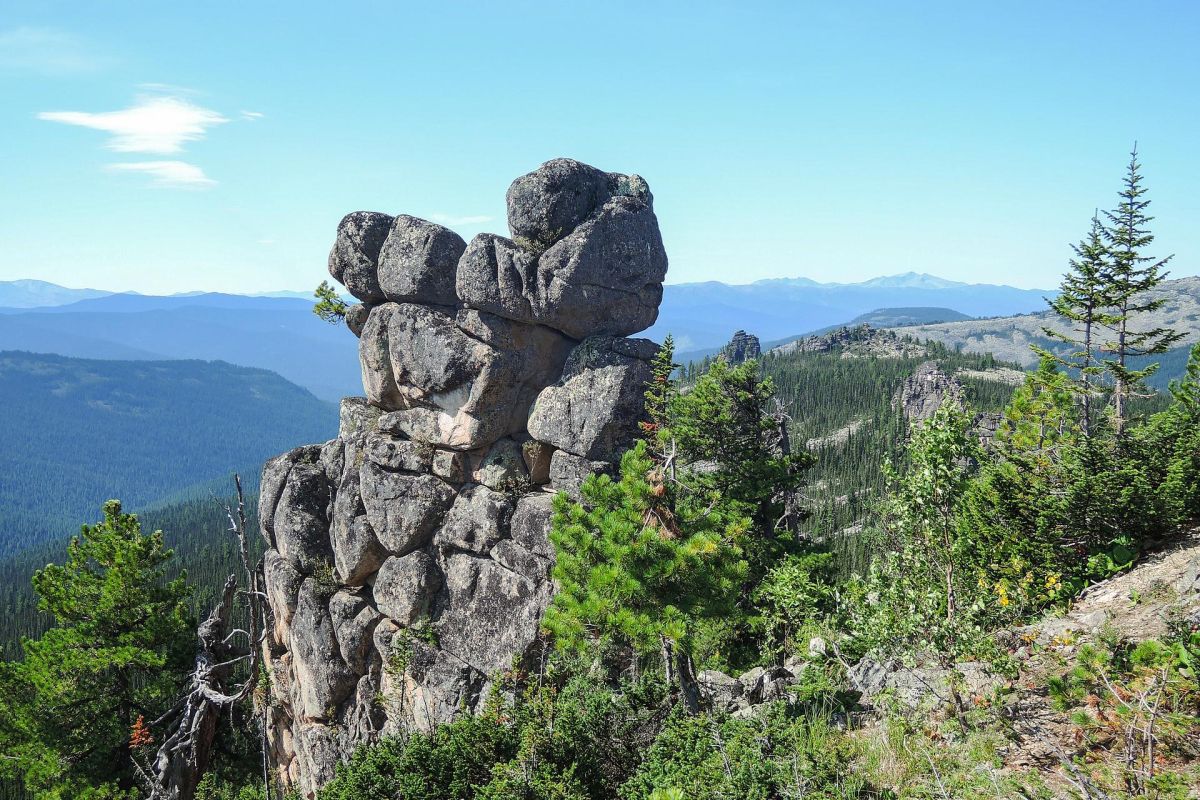 Тур выходного дня в природный парк «Ергаки»: посещение Висячего камня и Каменного города, без рюкзаков