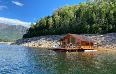 Экскурсия по Саянскому водохранилищу