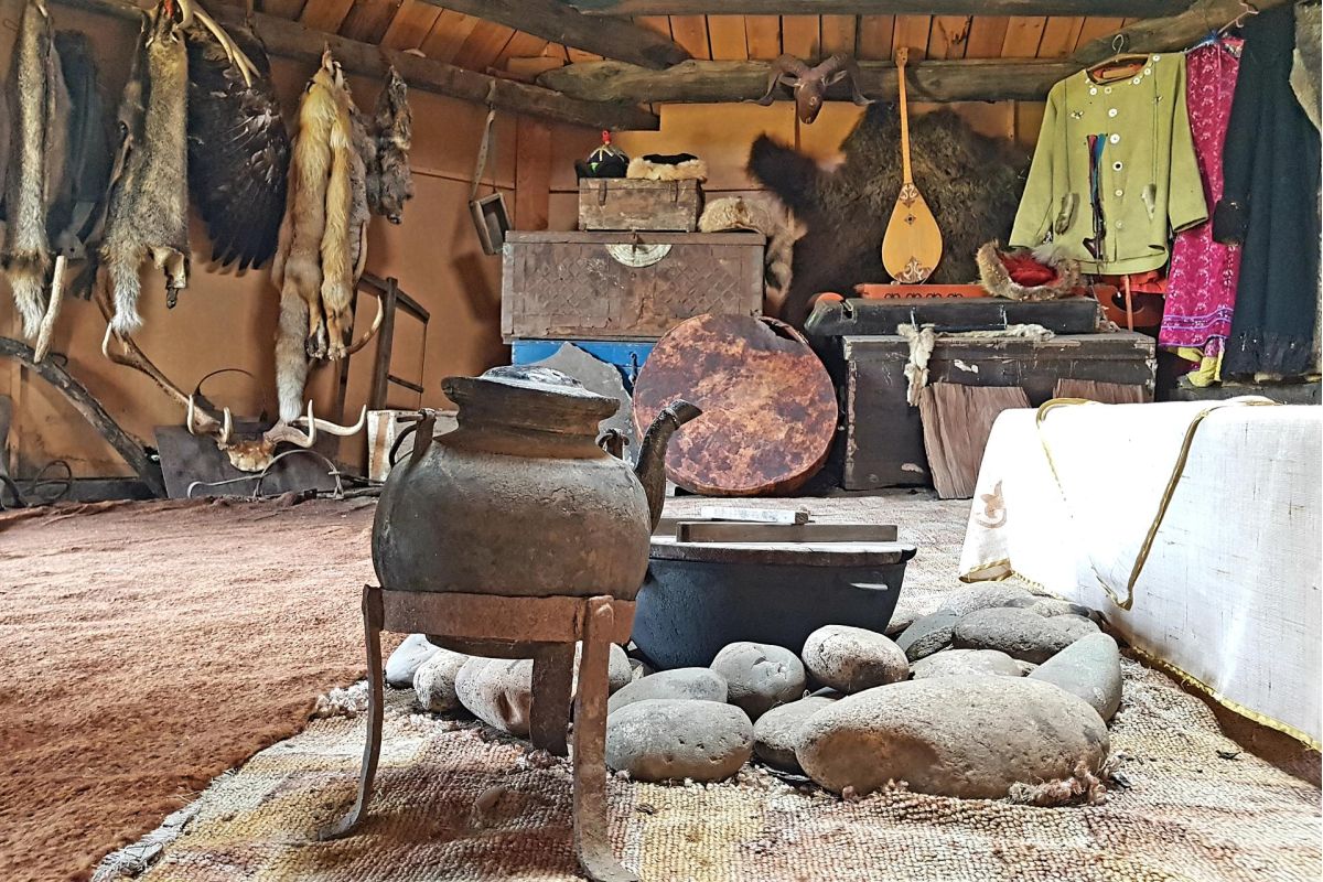 Юрта в музее Ууртуях Тас