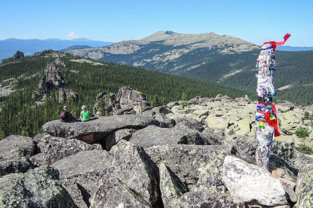 Тур выходного дня в природный парк «Ергаки»: посещение Висячего камня и Каменного города, без рюкзаков