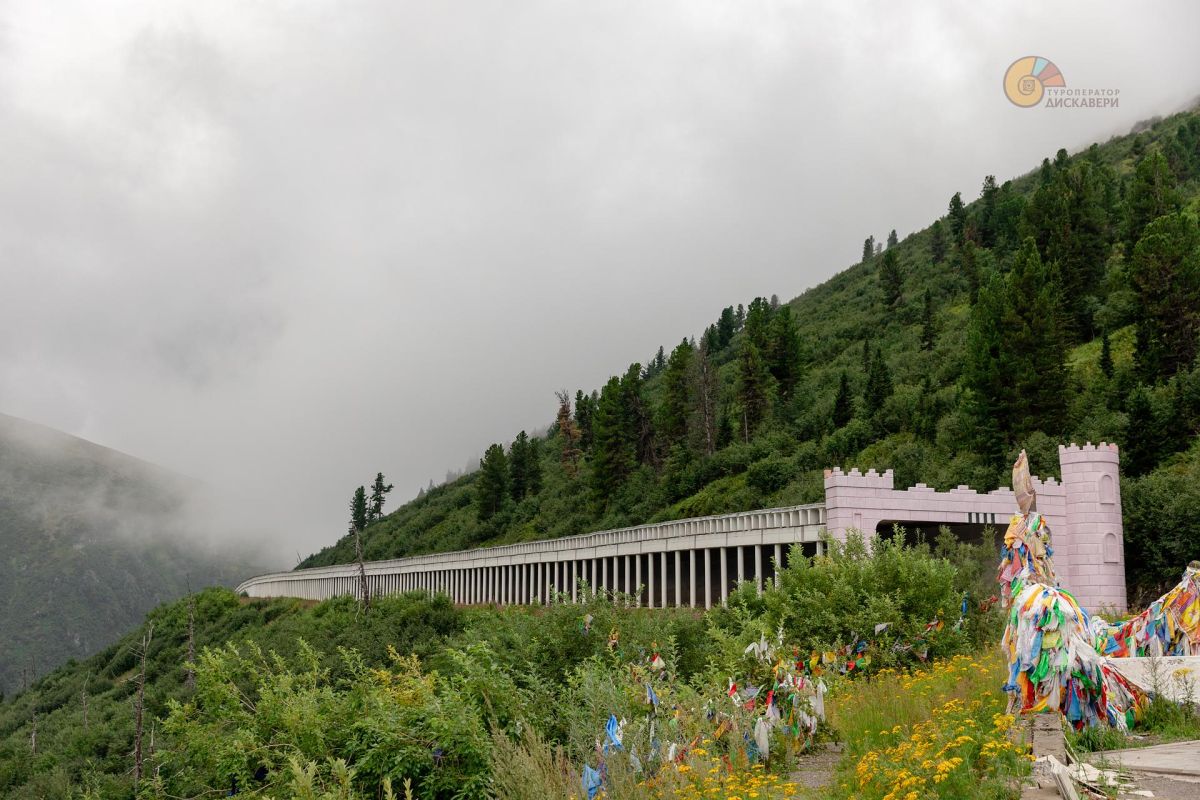Тур выходного дня в природный парк «Ергаки»: посещение Висячего камня и Каменного города, без рюкзаков