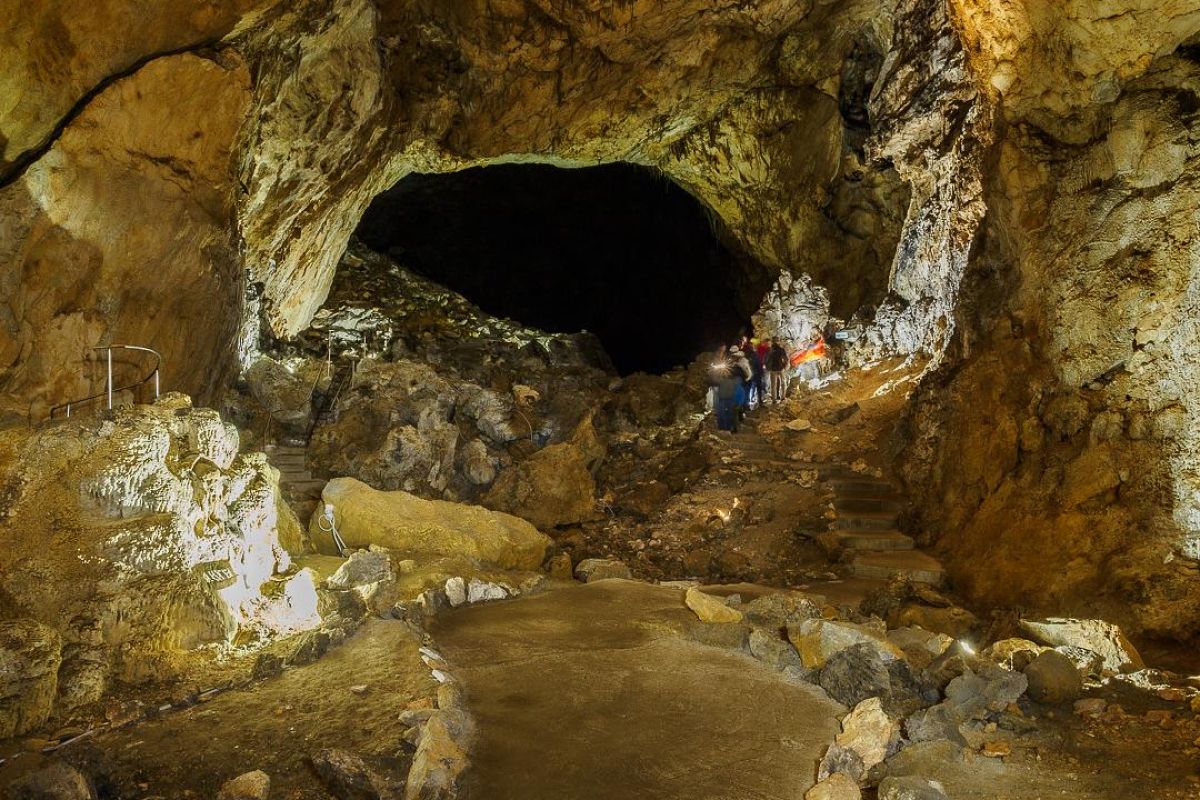 Экскурсия "Бородинская пещера"