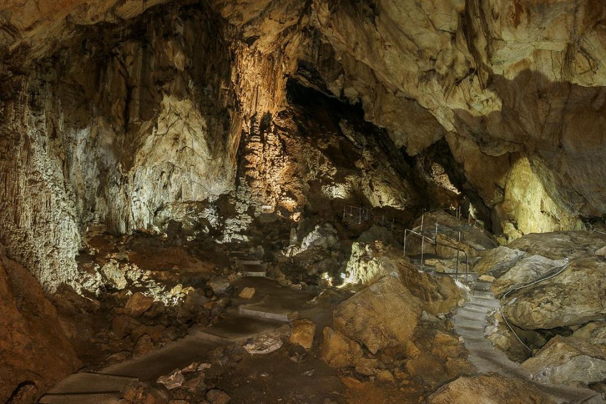 Экскурсия "Бородинская пещера"