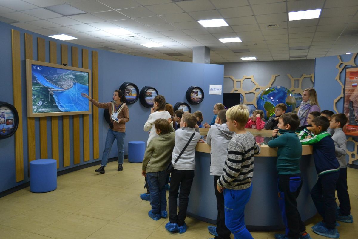 Экскурсия для школьников "Саянские уроки" с музеем Гидроэнергетики