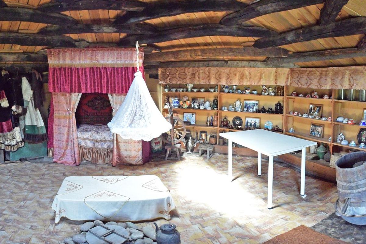 Экскурсия Улуг Хуртуях Тас + Казановка + обед (Места силы Хакасии)